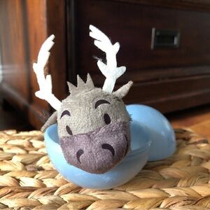 Disney Blind Ball Frozen Plushie: Sven sitting